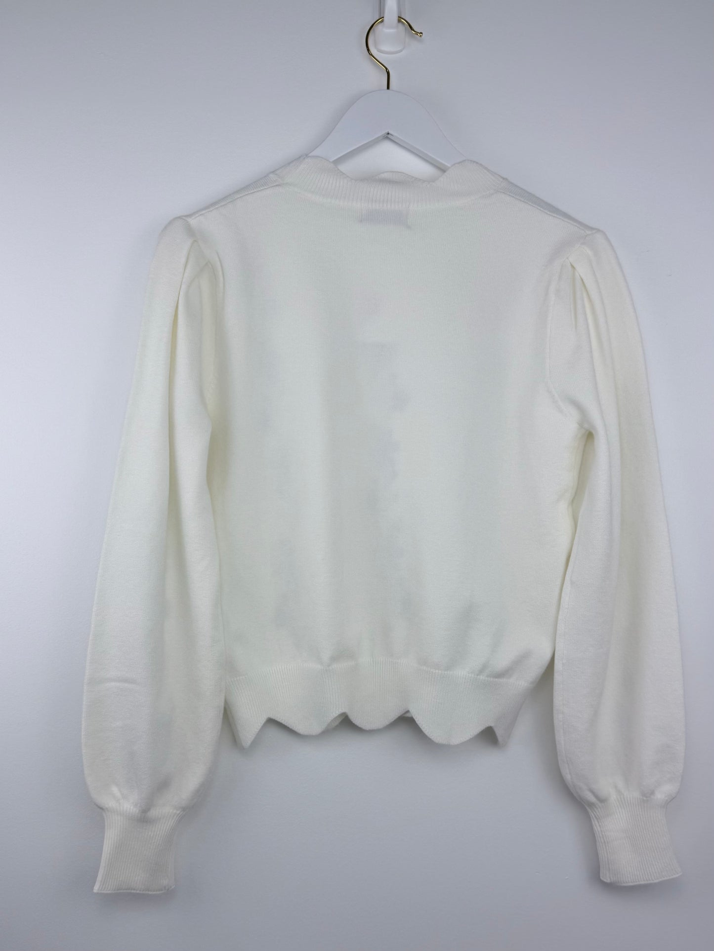 Vintage Bloom-Scallop Hem Sweater