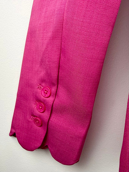 Powerfully Polished-Scallop Detail Single-Button Blazer