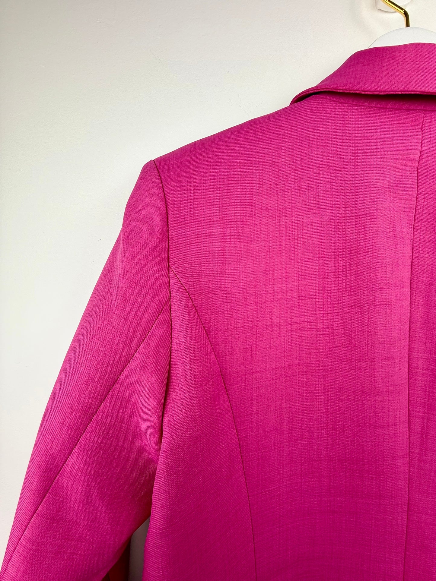Powerfully Polished-Scallop Detail Single-Button Blazer