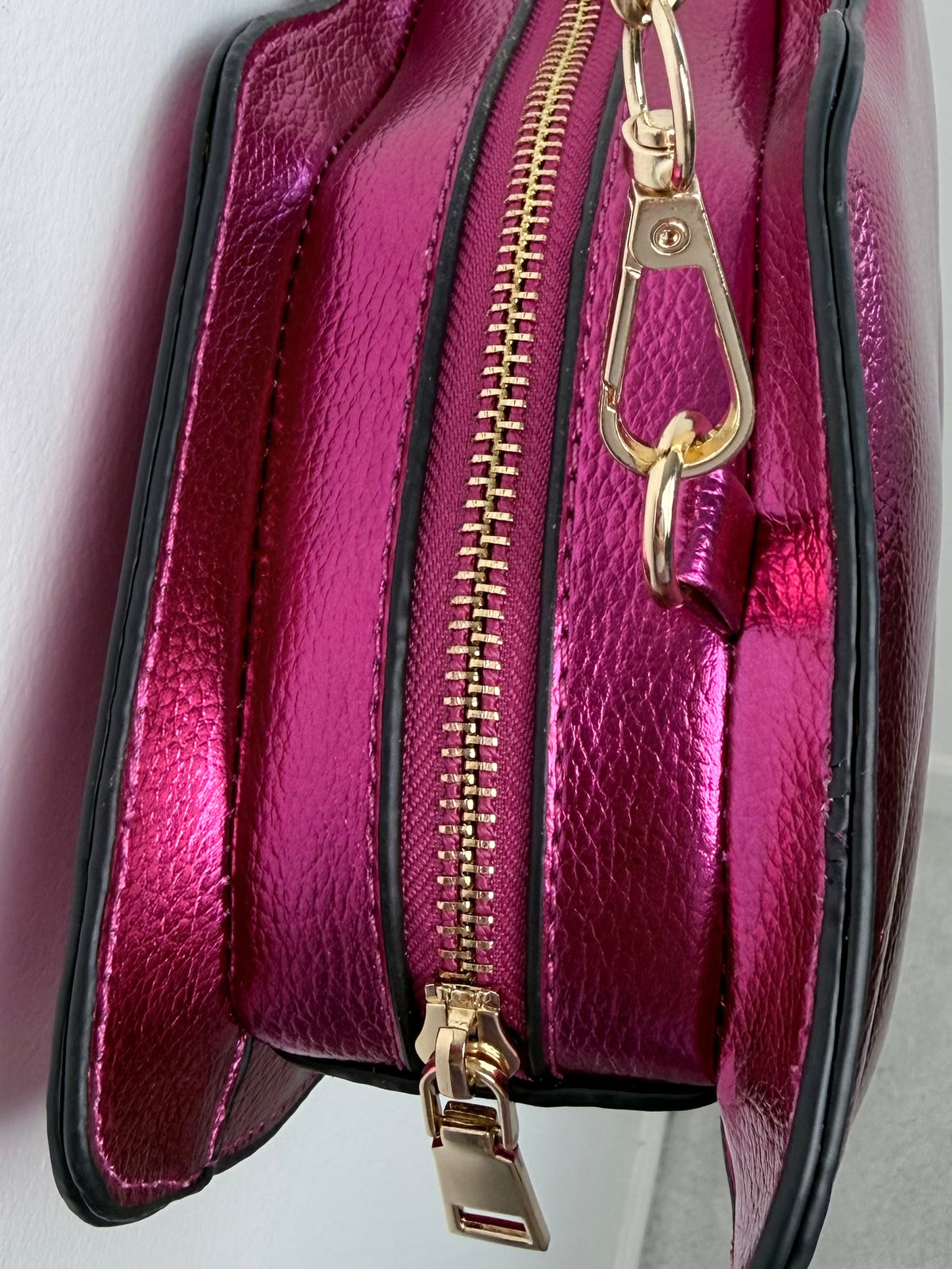 Kiss Me Fashion Clutch — Hot Pink Metallic Lips Novelty Purse