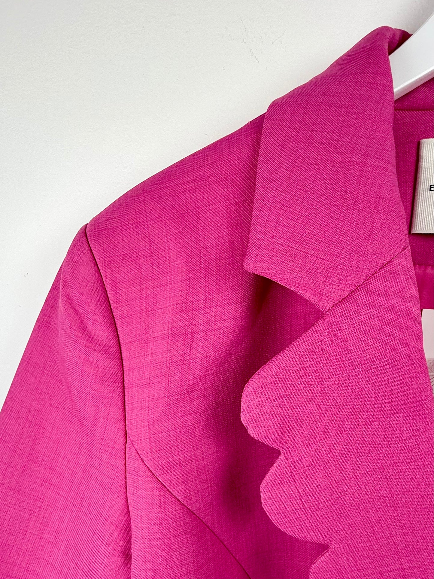 Powerfully Polished-Scallop Detail Single-Button Blazer